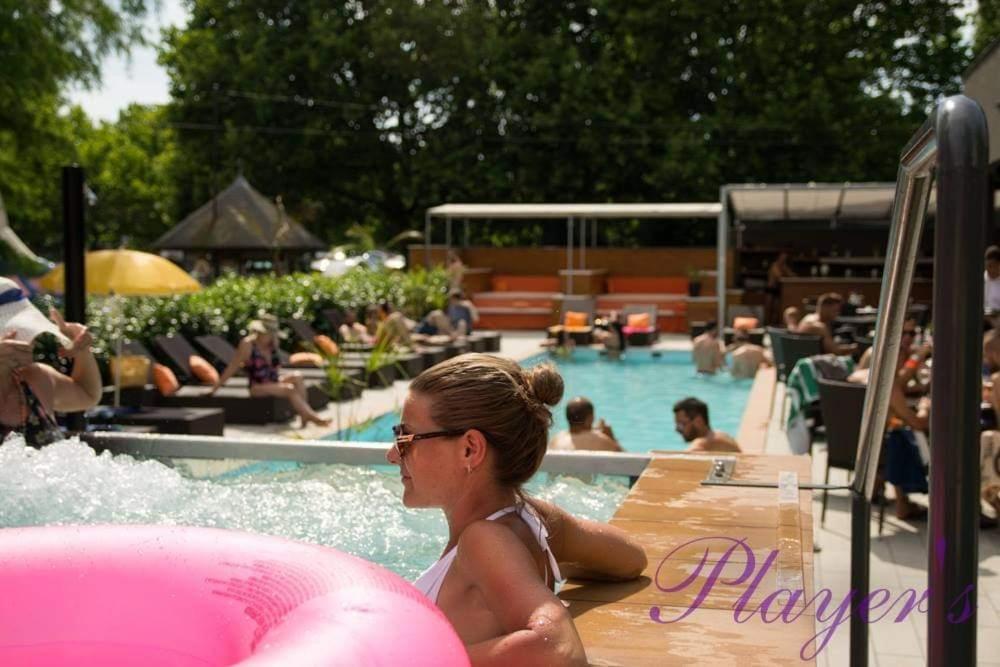 Player'S Pool&Rooms วอนยาร์ควาเชกี ภายนอก รูปภาพ
